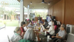 dịch vụ chăm sóc sức khỏe người già